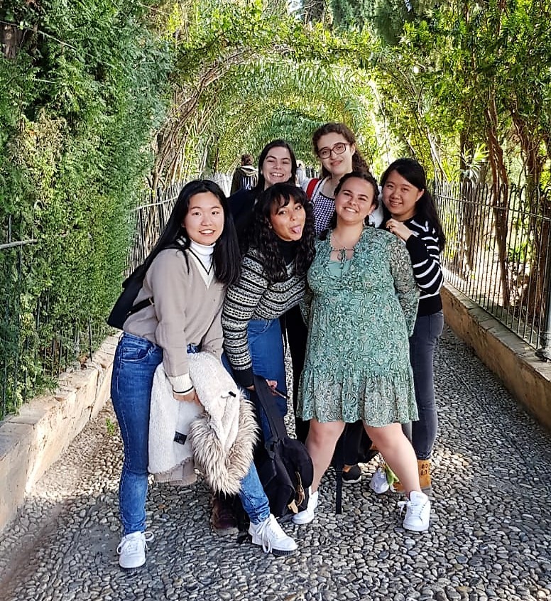 Estudiantes-erasmus-en-la-alhambra